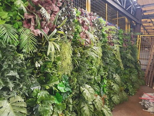 Lifelike Vertical Greening Customized Hanging Plant Green Wall For Decor
